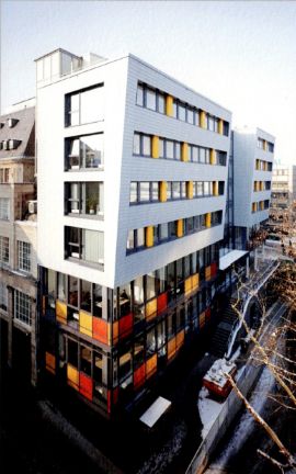 Bauablauf – fertiggestellter Neubau der Caritas Essen mit neuer Fassade