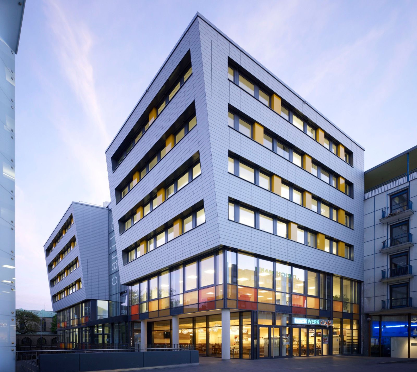 Neubau der Caritas-Geschäftsstelle Essen mit offener, transparenter Fassade